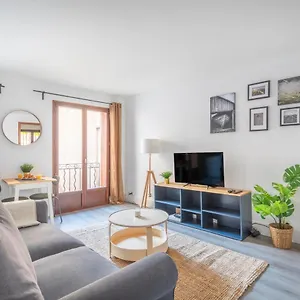 apt-paisible-studio-rue-de-la-paix.aixenprovencehotels.org/